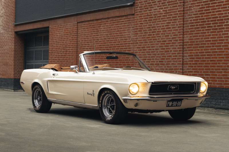 a1373b95/JS-Trouwautos-Ford-Mustang-Cabrio-gecomprimeerd-4-800x533.sclpqlha.jpg